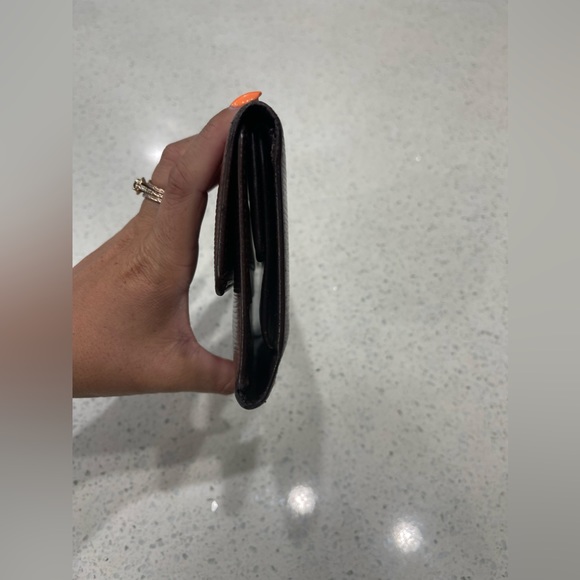 Louis Vuitton Epi Portefeuille Sarah Long Wallet (EC) - Picture 7 of 10